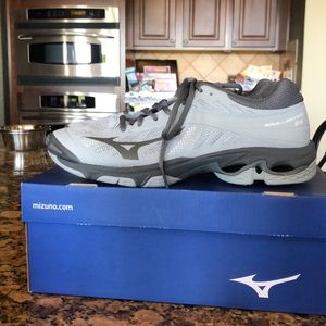 Mizuno Wave Lightning Z4 volleyball shoes
